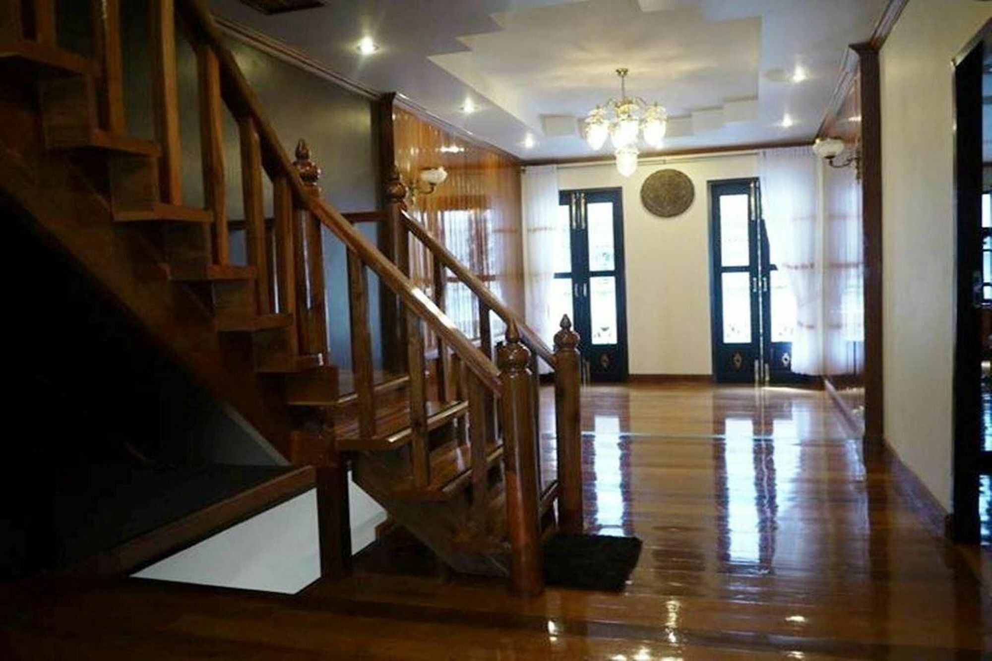 The Royal Thatien Village בית הארחה 2*